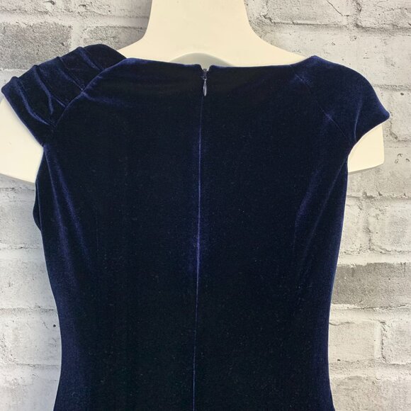 Laura Petites Navy Velvet Rhinestone Broach Sleeveless Cocktail Shift Dress - Picture 5 of 13